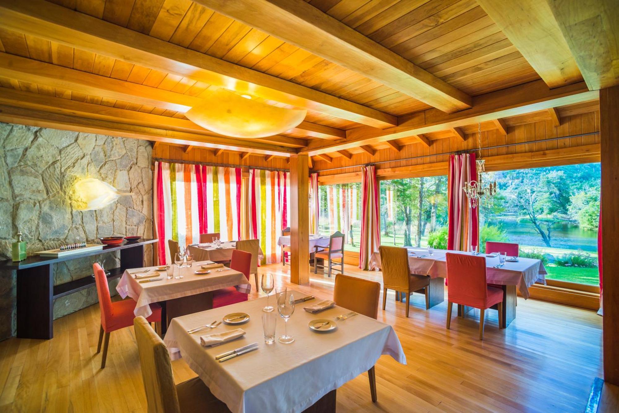 Rio Hermoso Hotel De Montana San Martin de los Andes Exterior photo